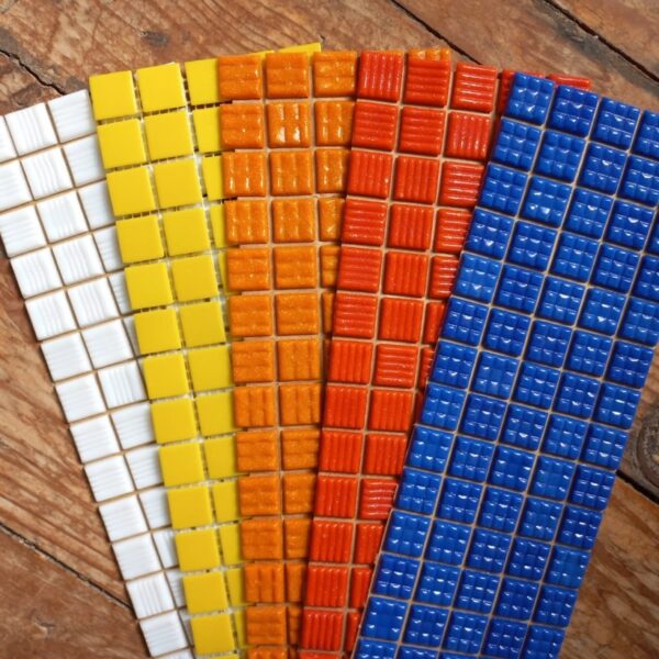 Kit Cores Vivas de pastilha de vidro 2x2 (5 cores) c/ 375 pastilhas - KT04