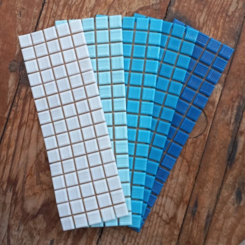 artico3-696009bbb1e10-821x821 Kit Ártico 3 - pastilhas de vidro 2x2cm. - 5 cores lisas - c/ 375 pastilhas - KT43 - Imagem 1
